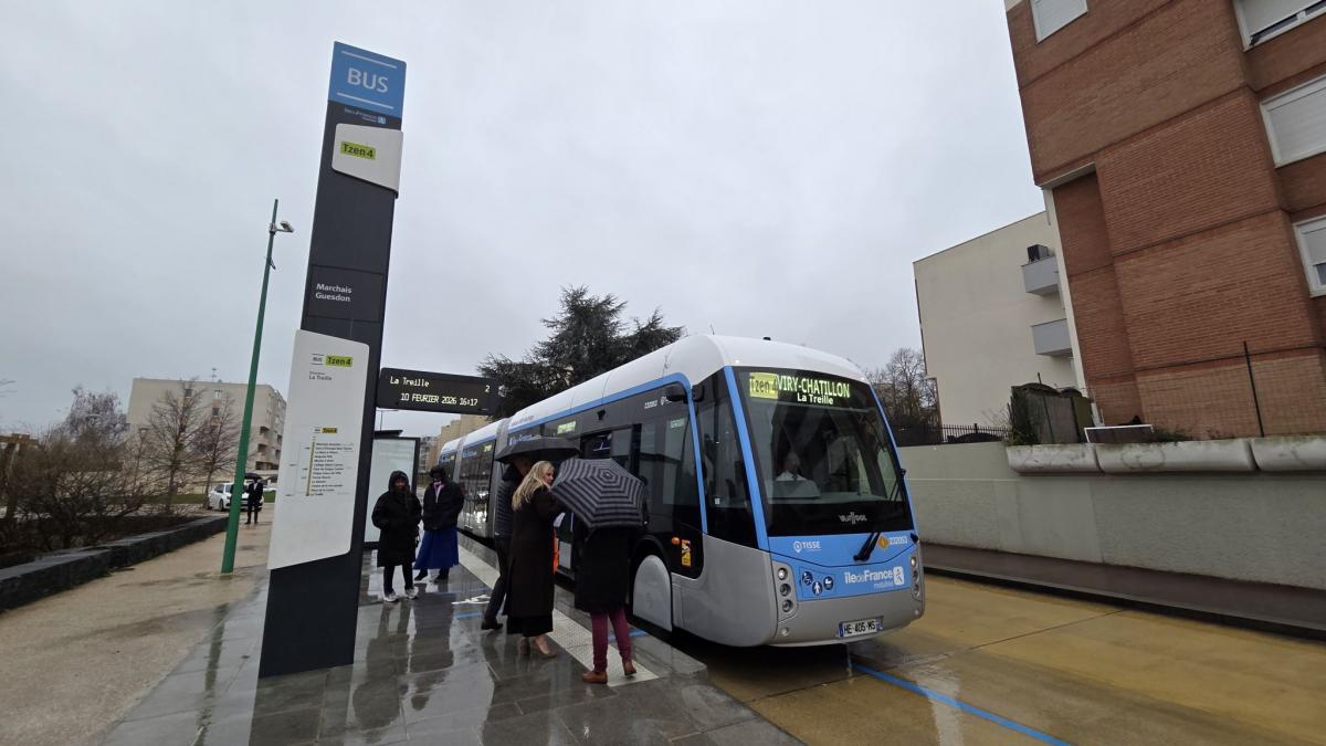 Jižně od Paříže byla otevřena BRT linka s 30 extra dlouhými elektrickými autobusy