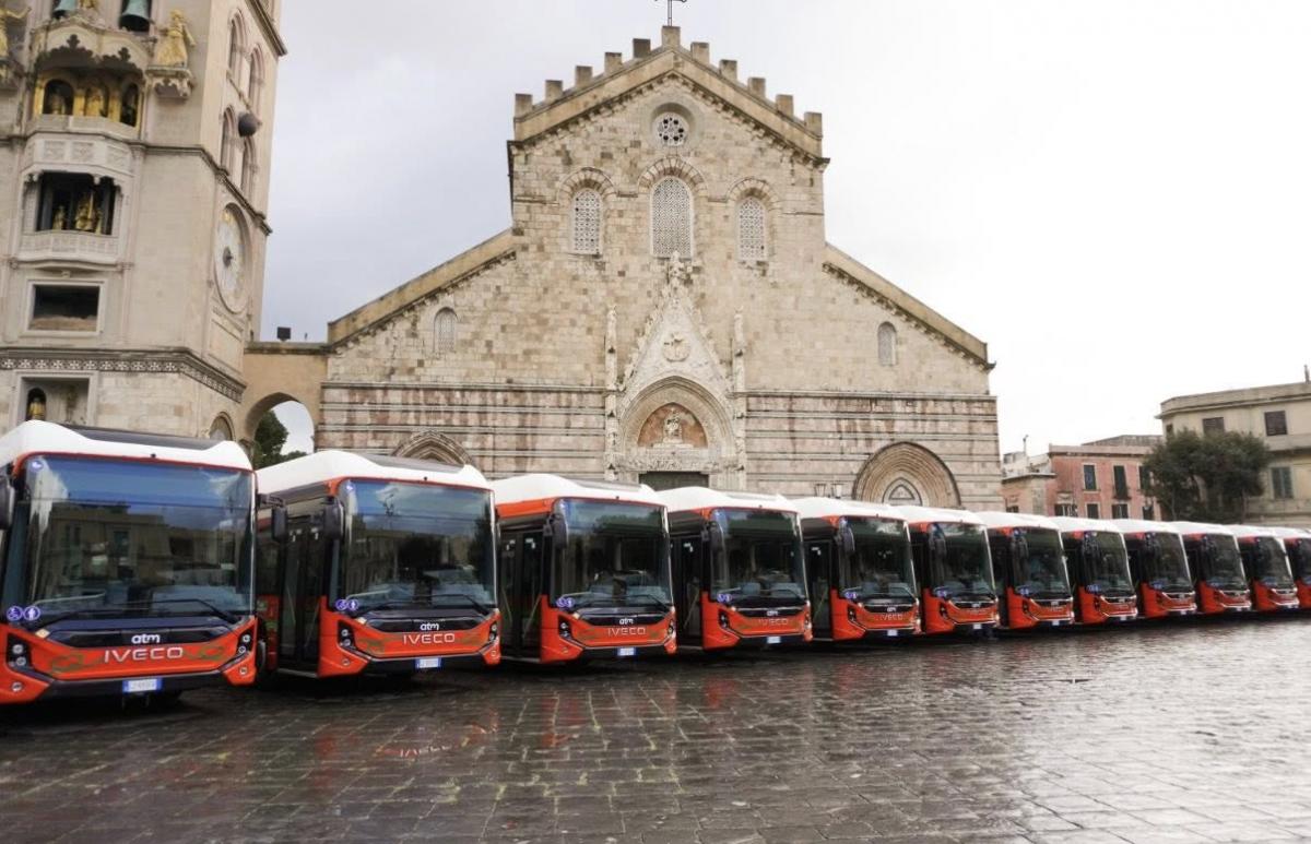 Sicilská Messina rozšířila vozový park o dvacet devět autobusů Iveco E-Way