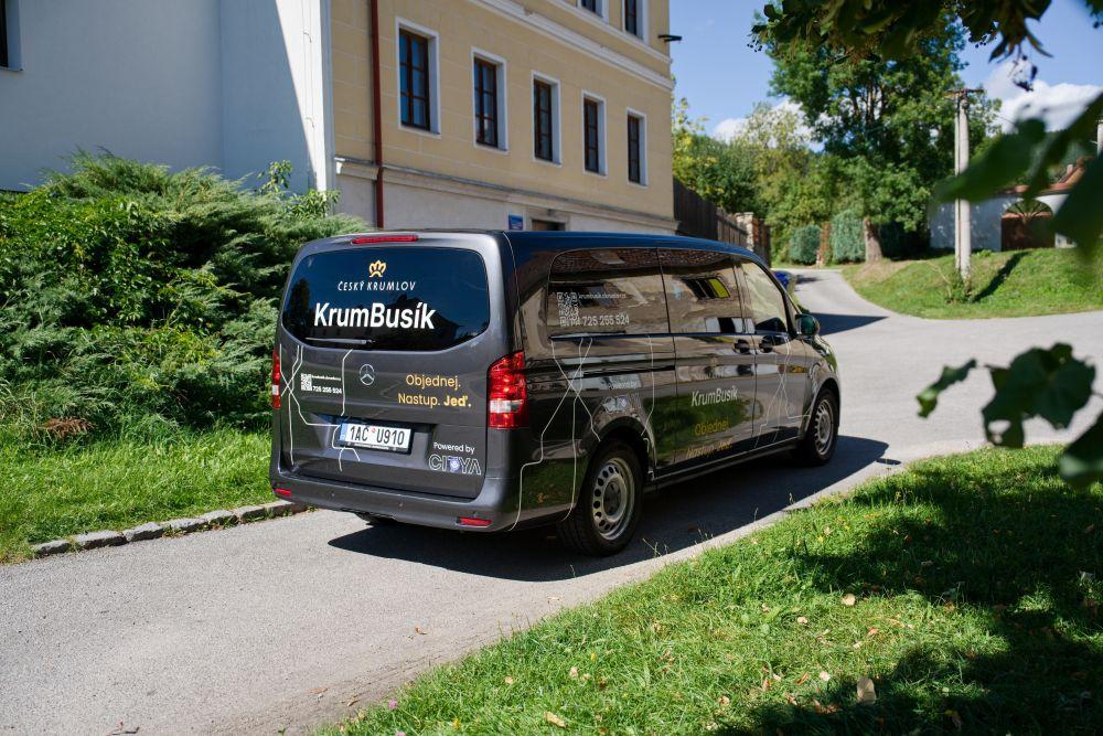 KrumBusík od září 2025 přepravil více než 4,5 tisíce cestujících 