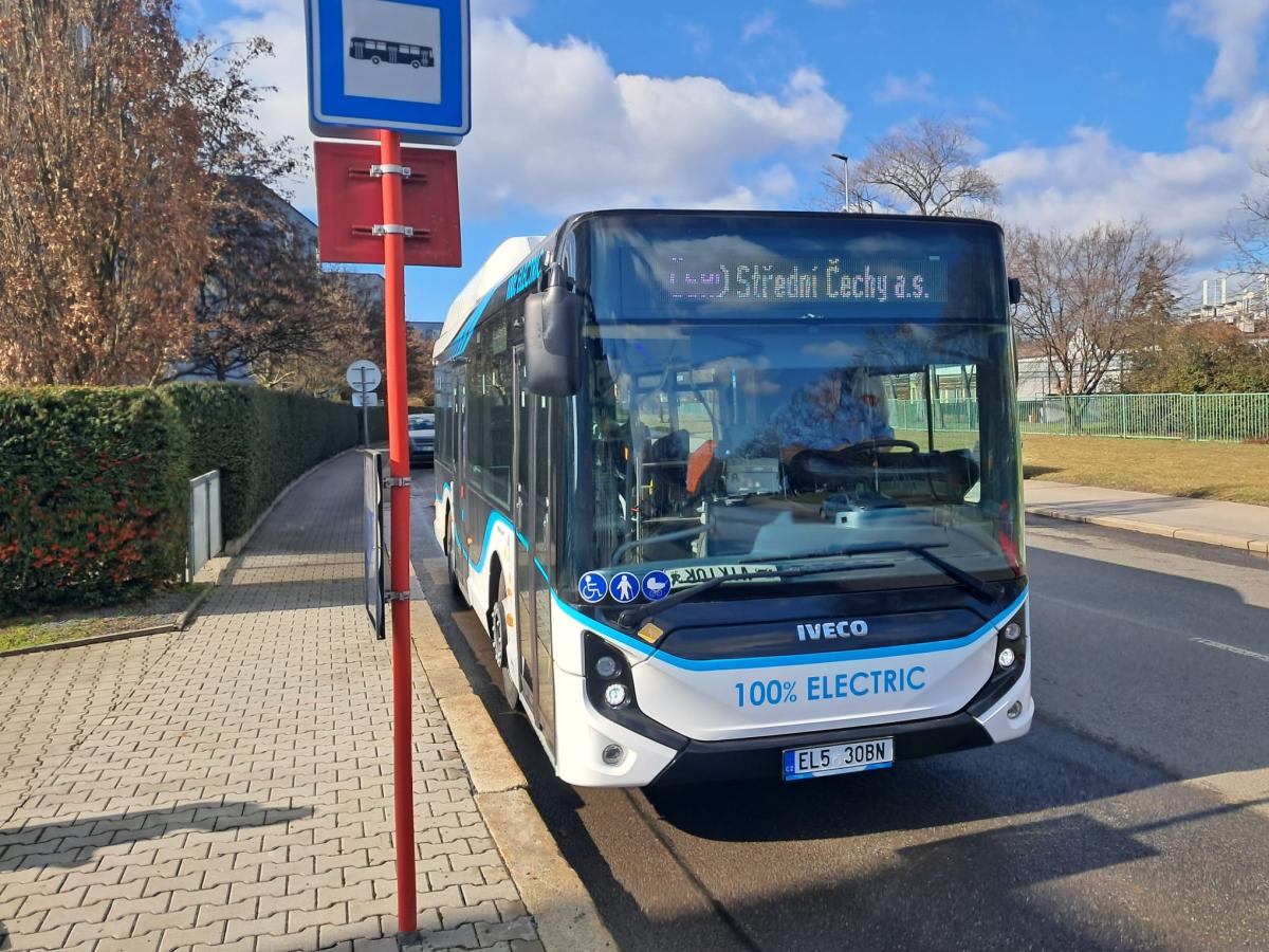 V Praze jezdí elektrobus IVECO E-WAY 9,5 