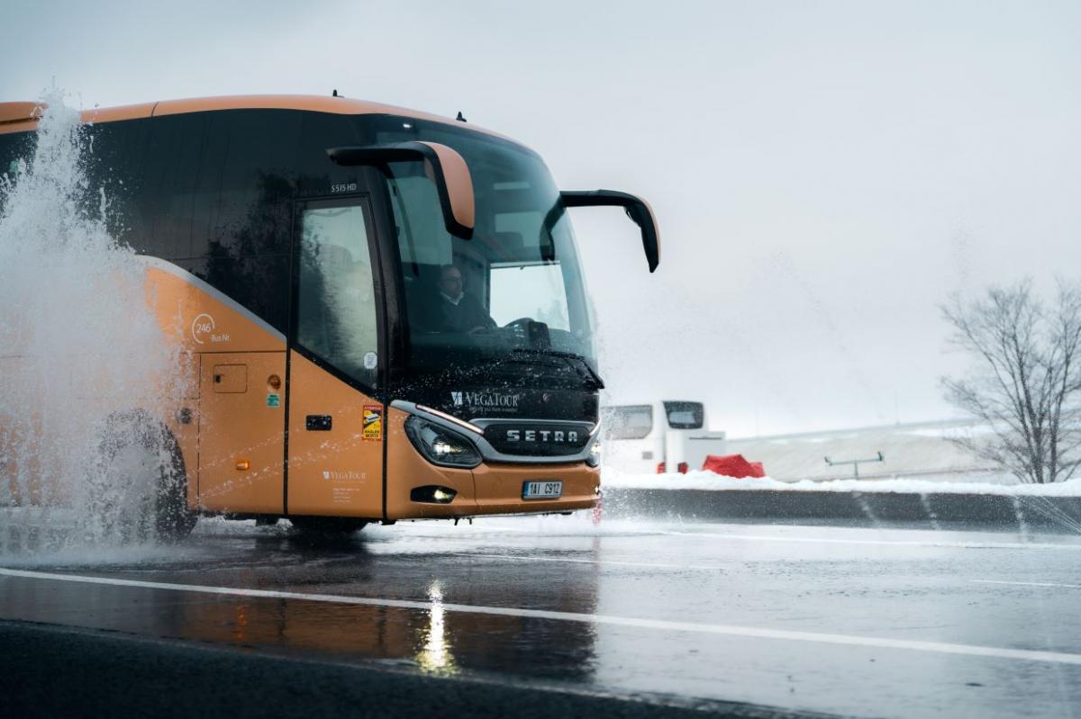 Jak se chová Setra nebo MAN ve smyku?