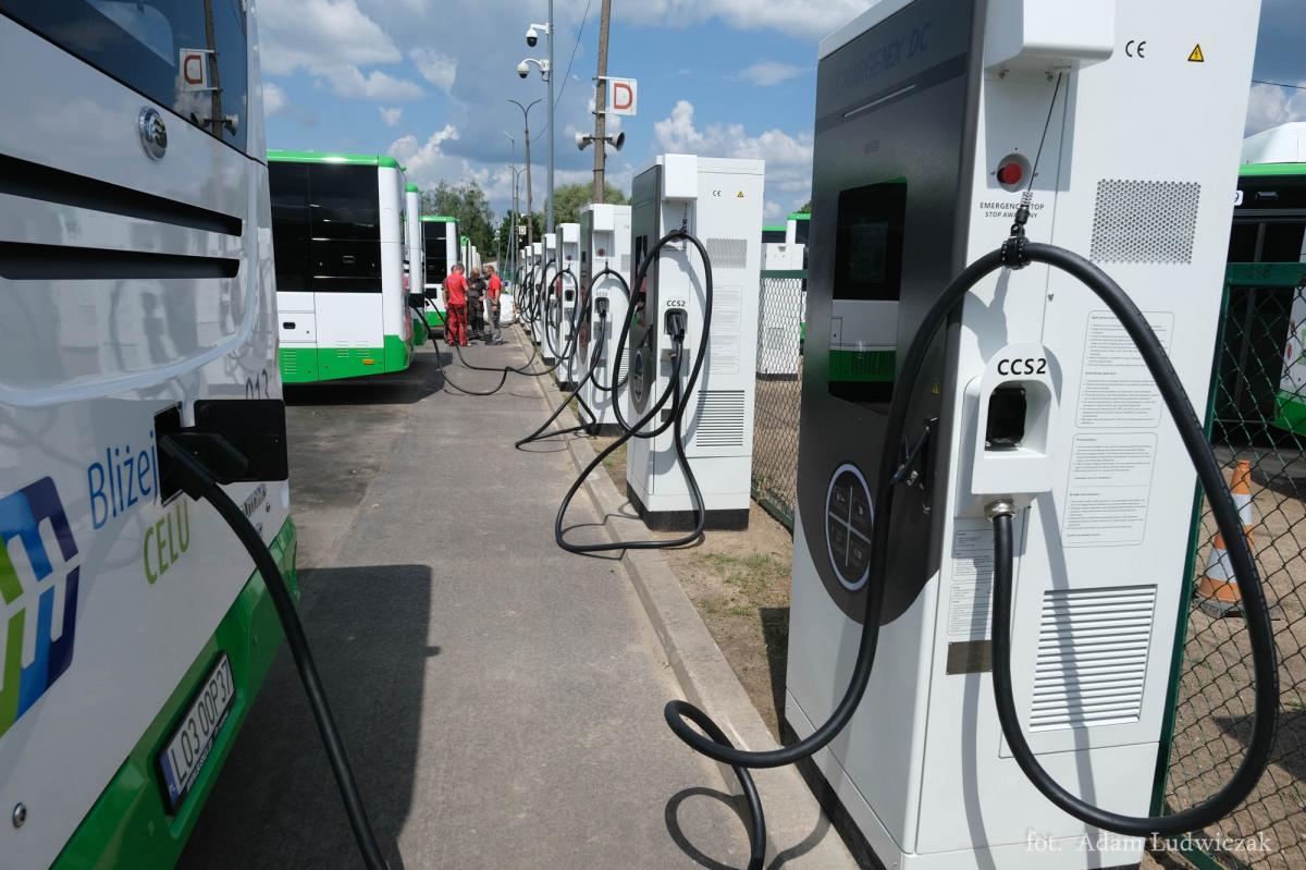 Dalších víc než 60 elektrických autobusů Yutong pro Polsko