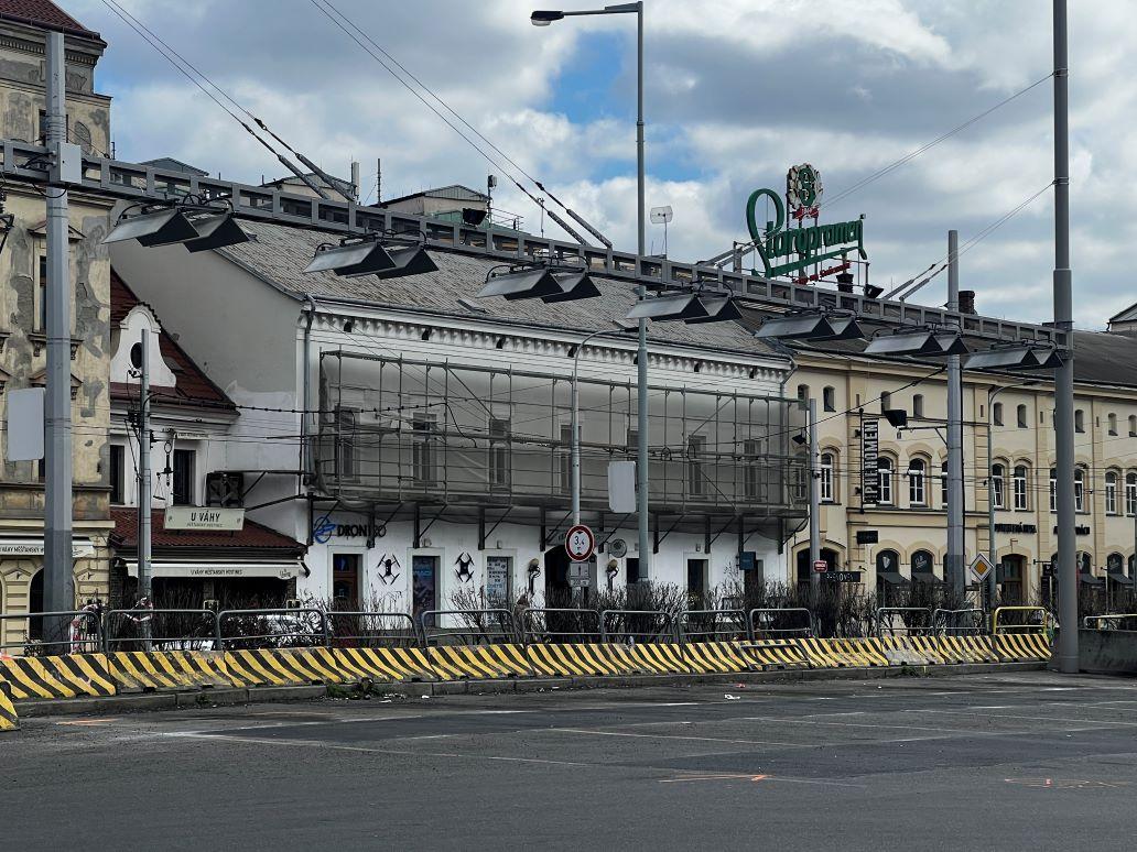 První trolejbus na pražské lince 52