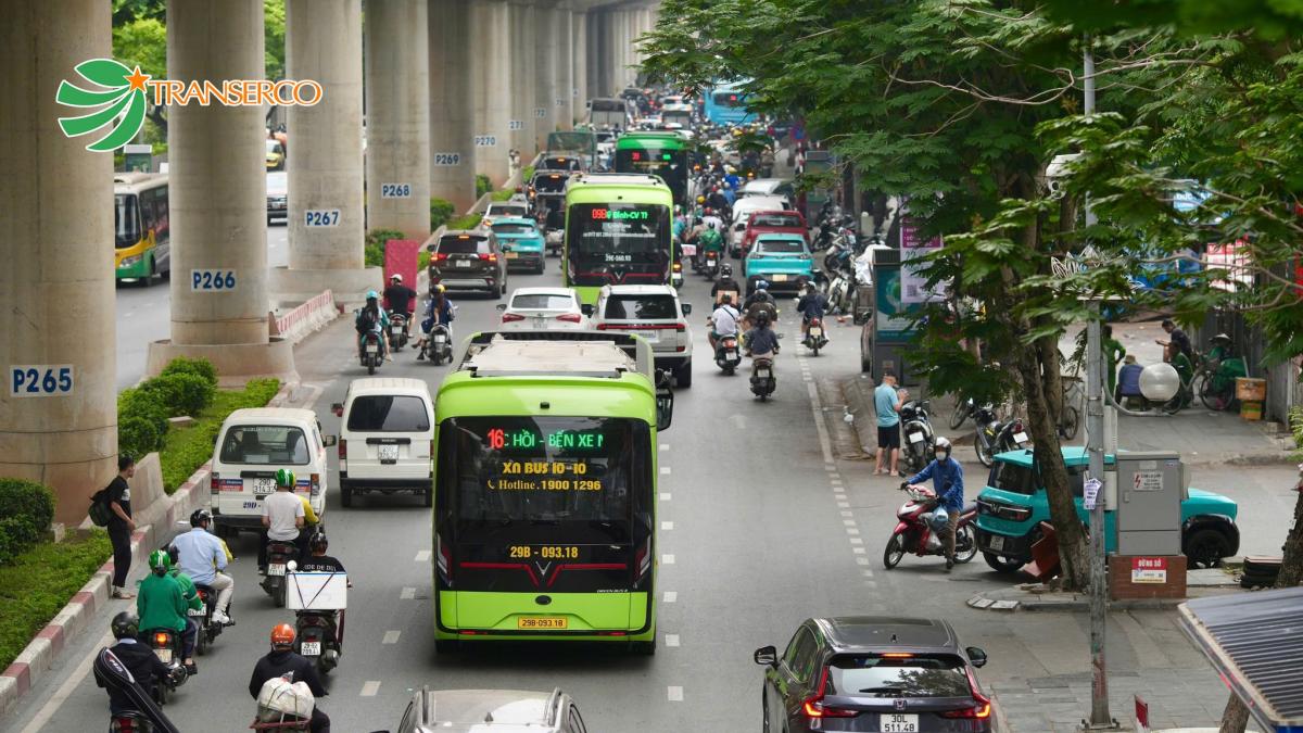Hanoj zrychluje elektrifikaci se 120 ebusy 