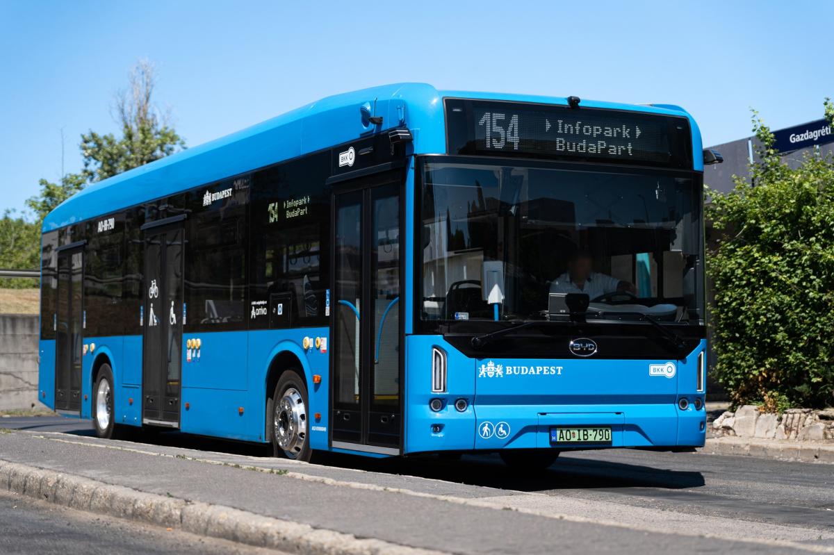 Arriva v Budapešti otevřela moderní depo pro 82 elektrobusů BYD