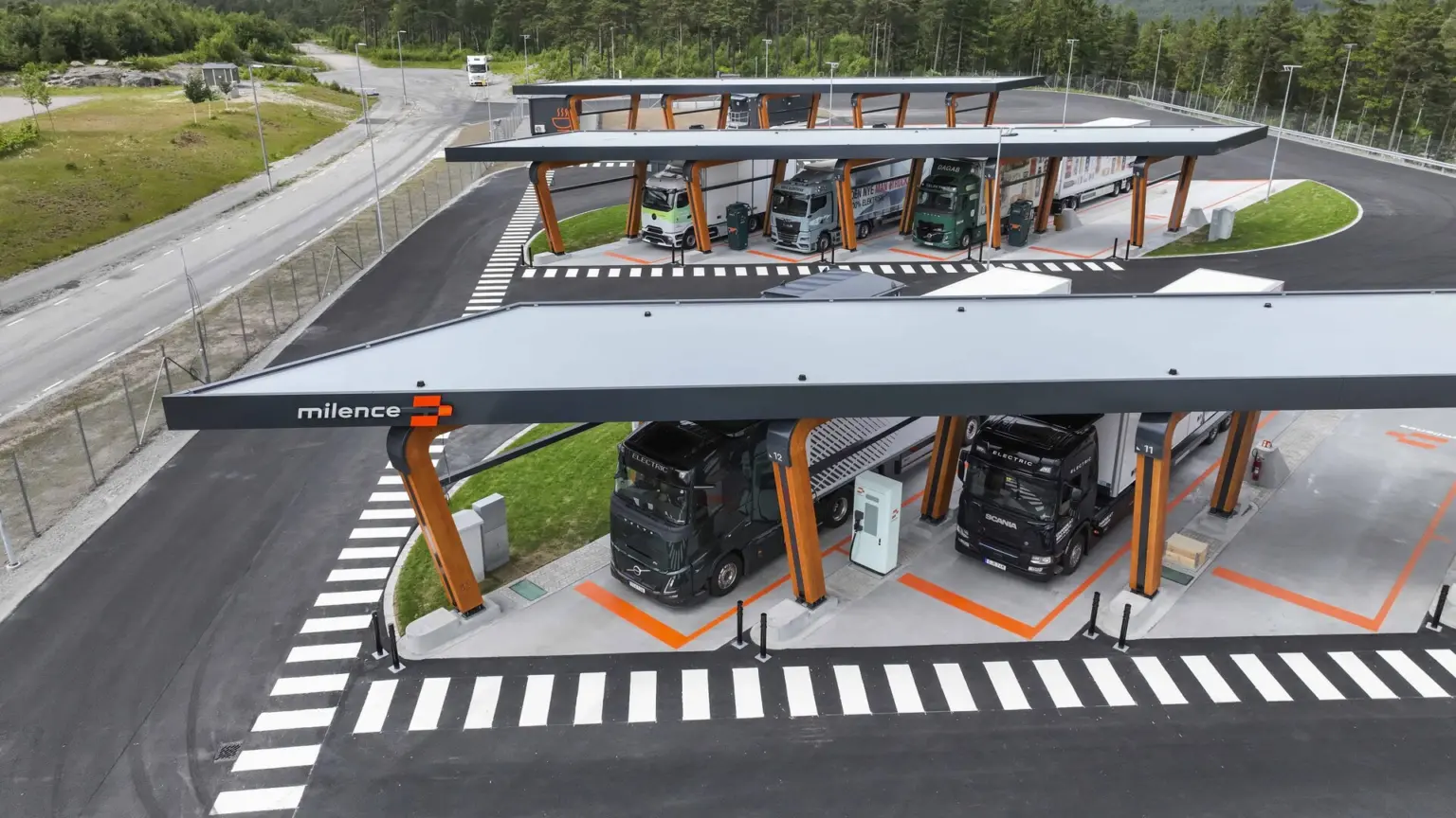 120 milionů eur na rozšíření sítě nabíjení elektrických nákladních vozidel