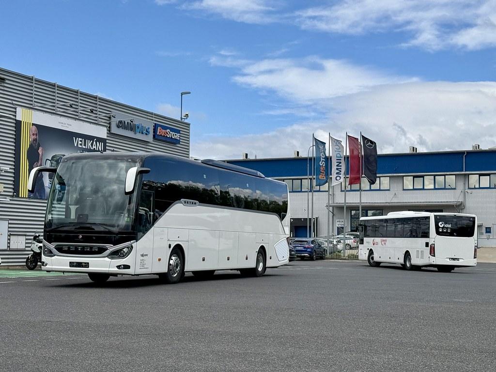 To Europe převzala od Daimler Buses dva speciální autobusy 