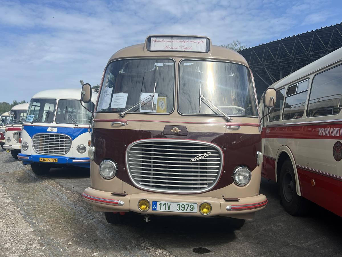 Na srazu v Lešanech se představily nově renovované vozy RTO
