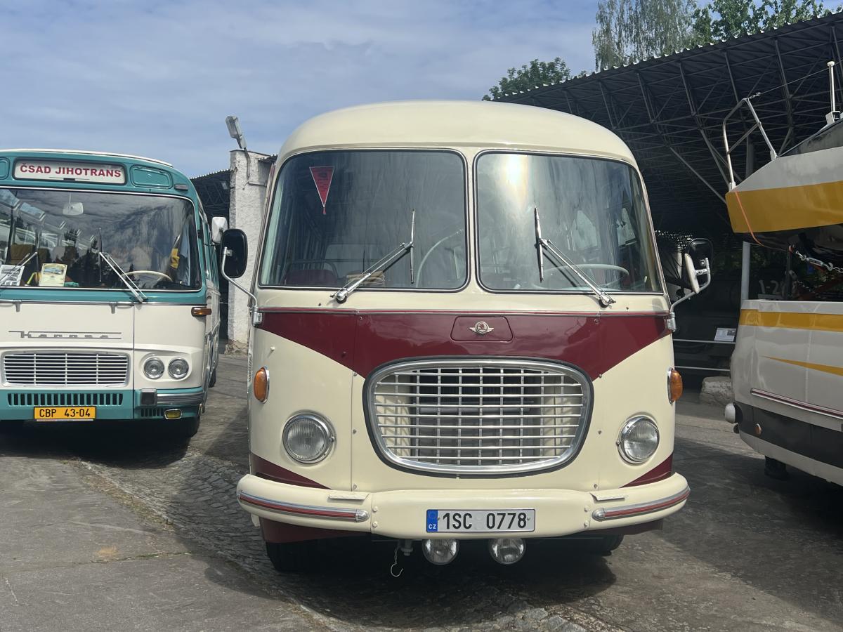 Na srazu v Lešanech se představily nově renovované vozy RTO