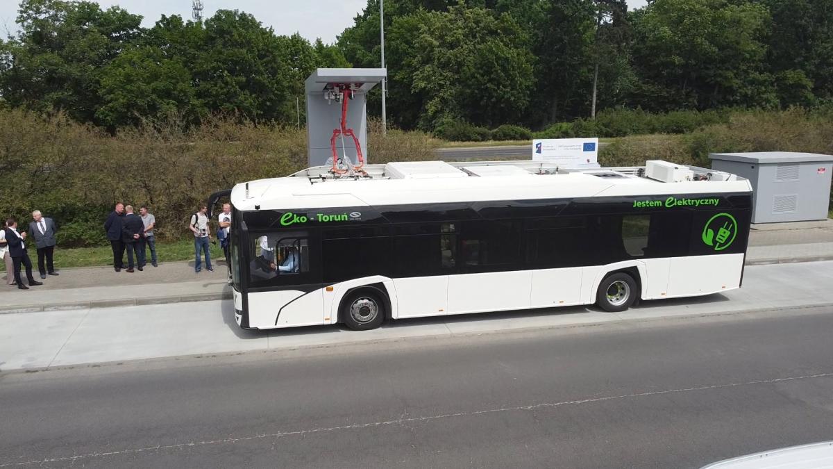 MZK Toruň převzal 40 elektrobusů Solaris