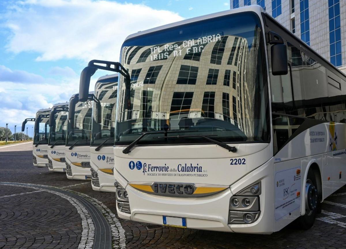 Kalábrie soutěží dodavatele 465 autobusů