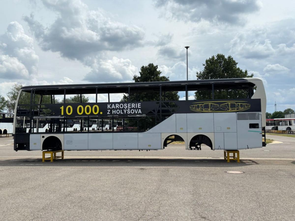 Holýšovský závod Daimler Buses vyrobil 10 000. karoserii