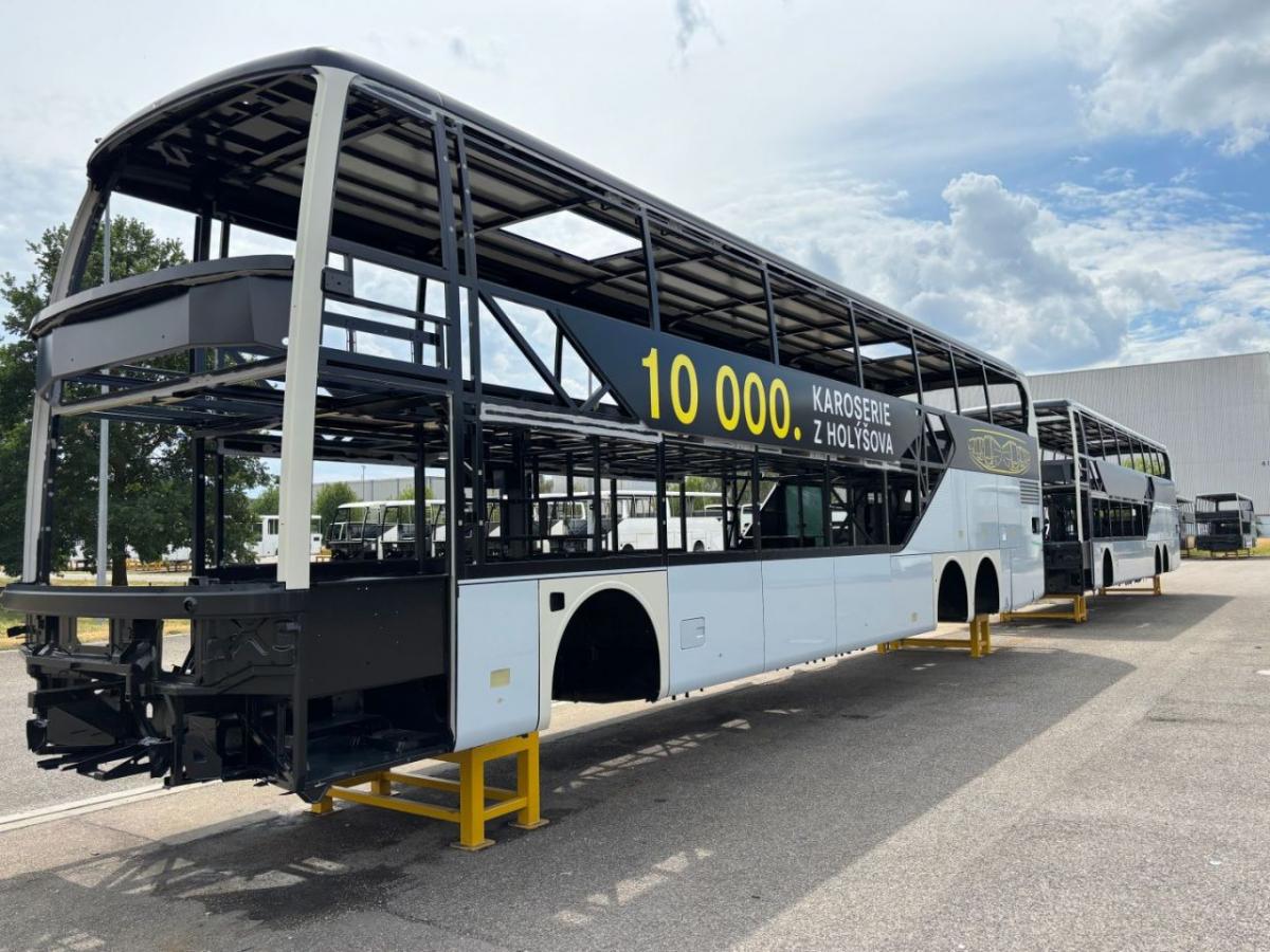 Holýšovský závod Daimler Buses vyrobil 10 000. karoserii
