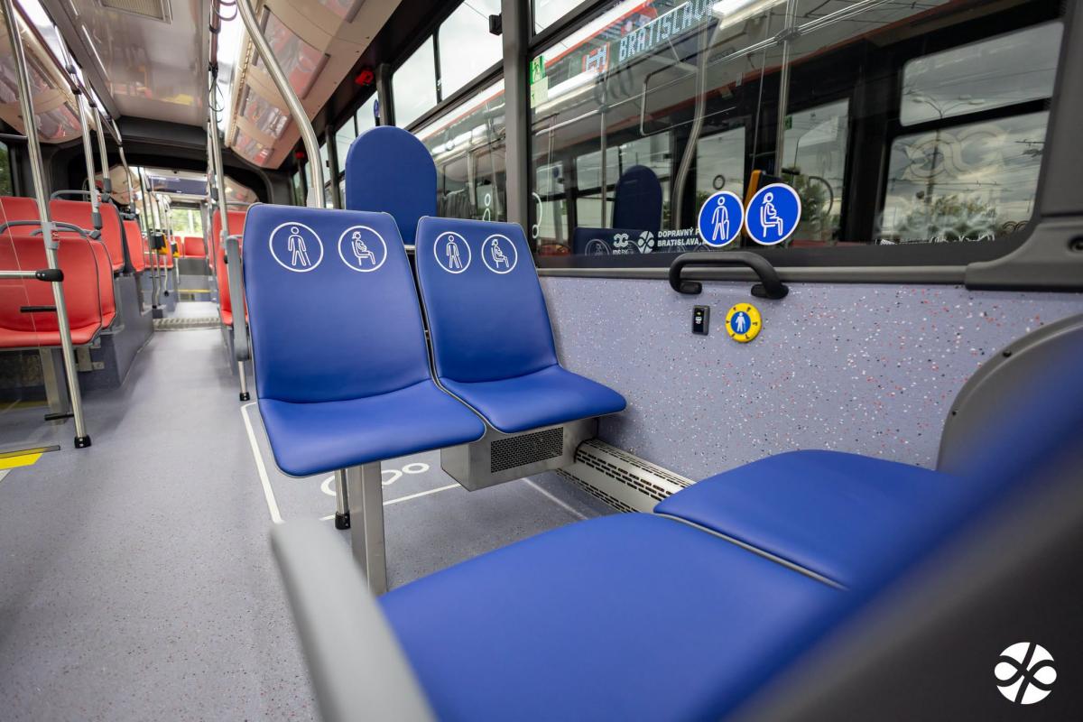 Dopravní podnik Bratislava zařadil do provozu prvních 18 autobusů SOR NS 18