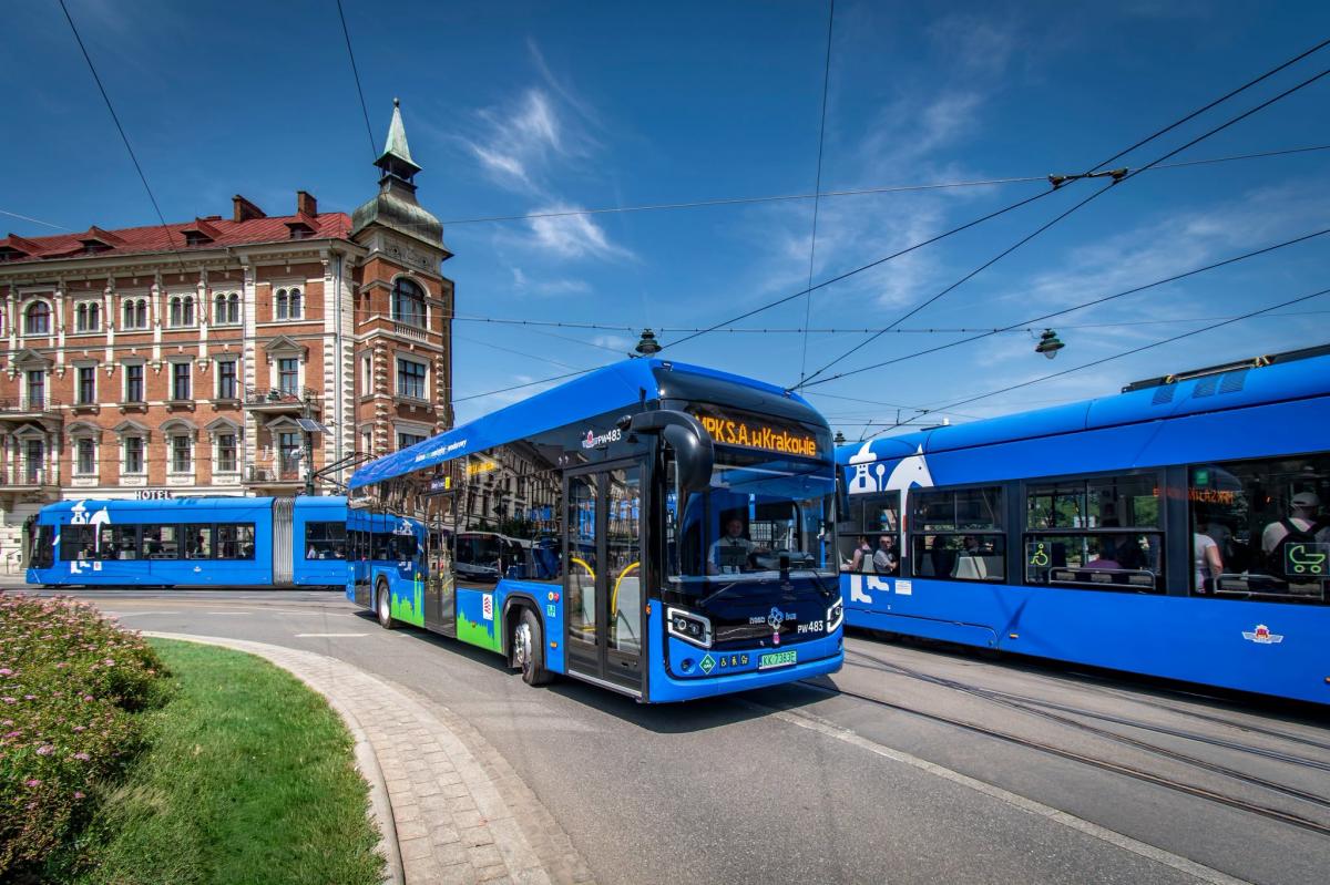 V Krakově zahájili provoz vodíkových autobusů NesoBus