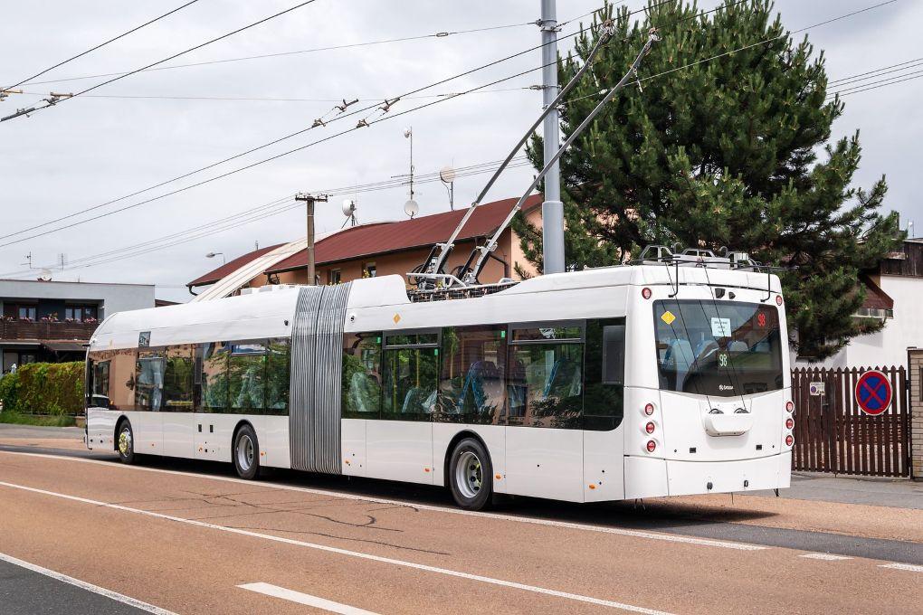 Škoda Group předala první dva trolejbusy z milardové zakázky pro Esslingen