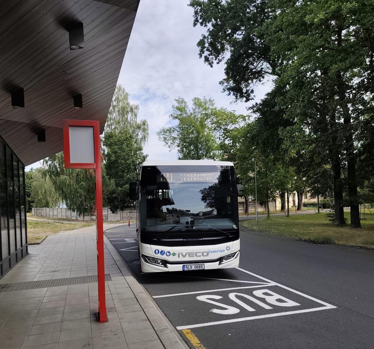 BusLine pořídil od ZLINER třináct nových autobusů IVECO CROSSWAY