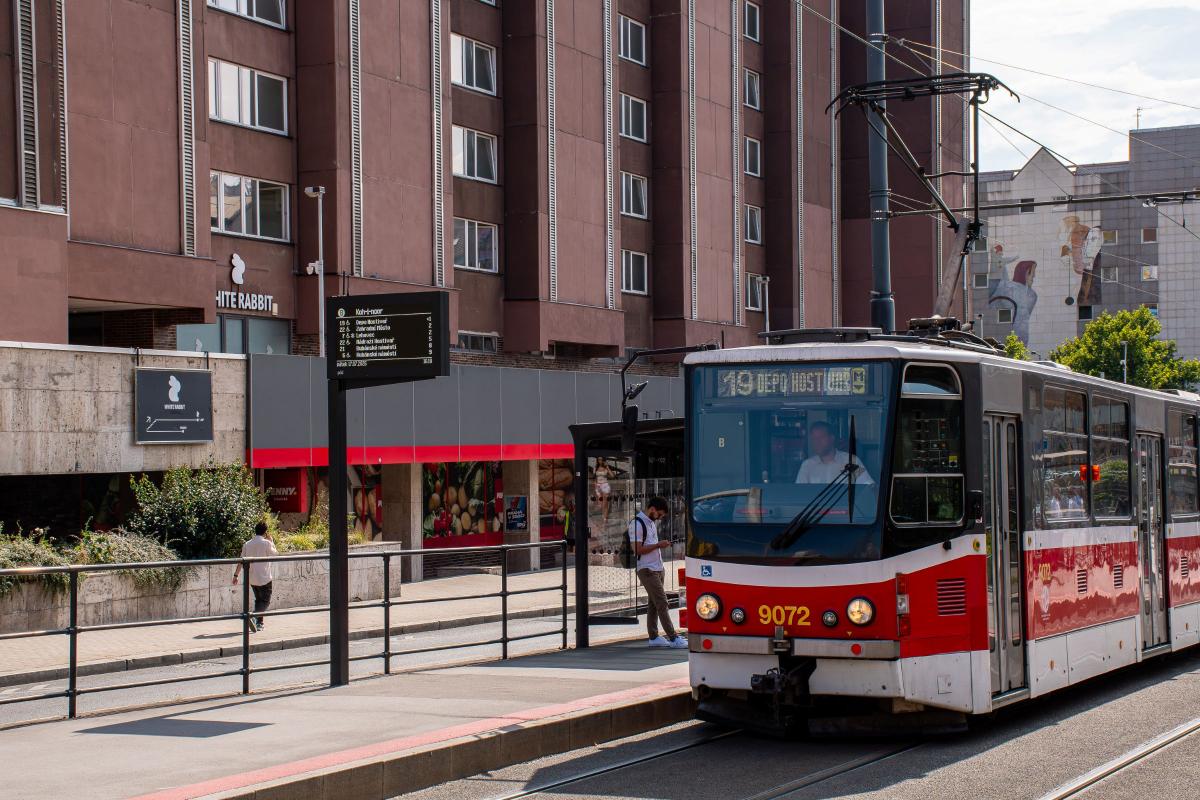 Praha rozšiřuje síť digitálních odjezdových panelů