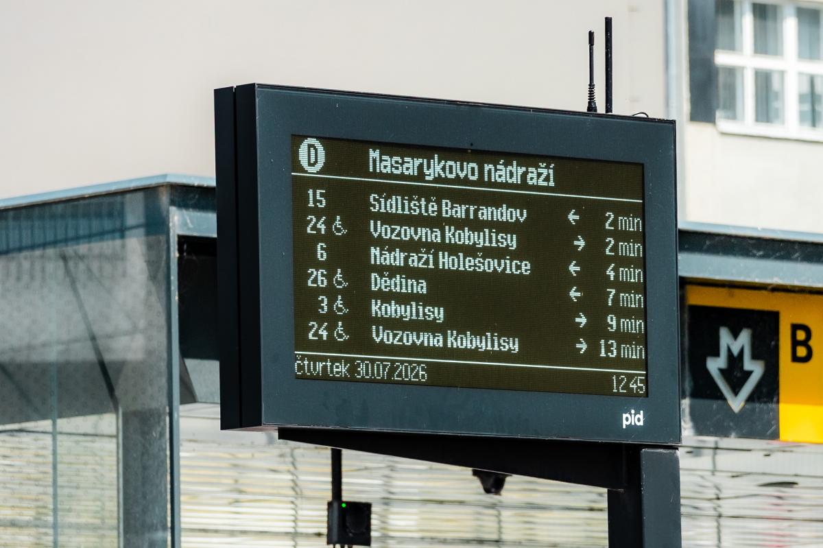 Praha rozšiřuje síť digitálních odjezdových panelů