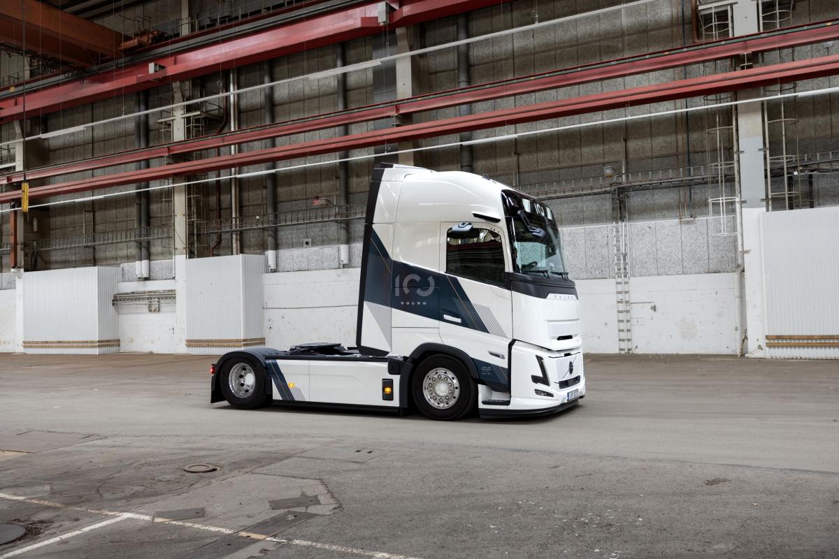 Volvo představuje výroční edici k 100 letům značky