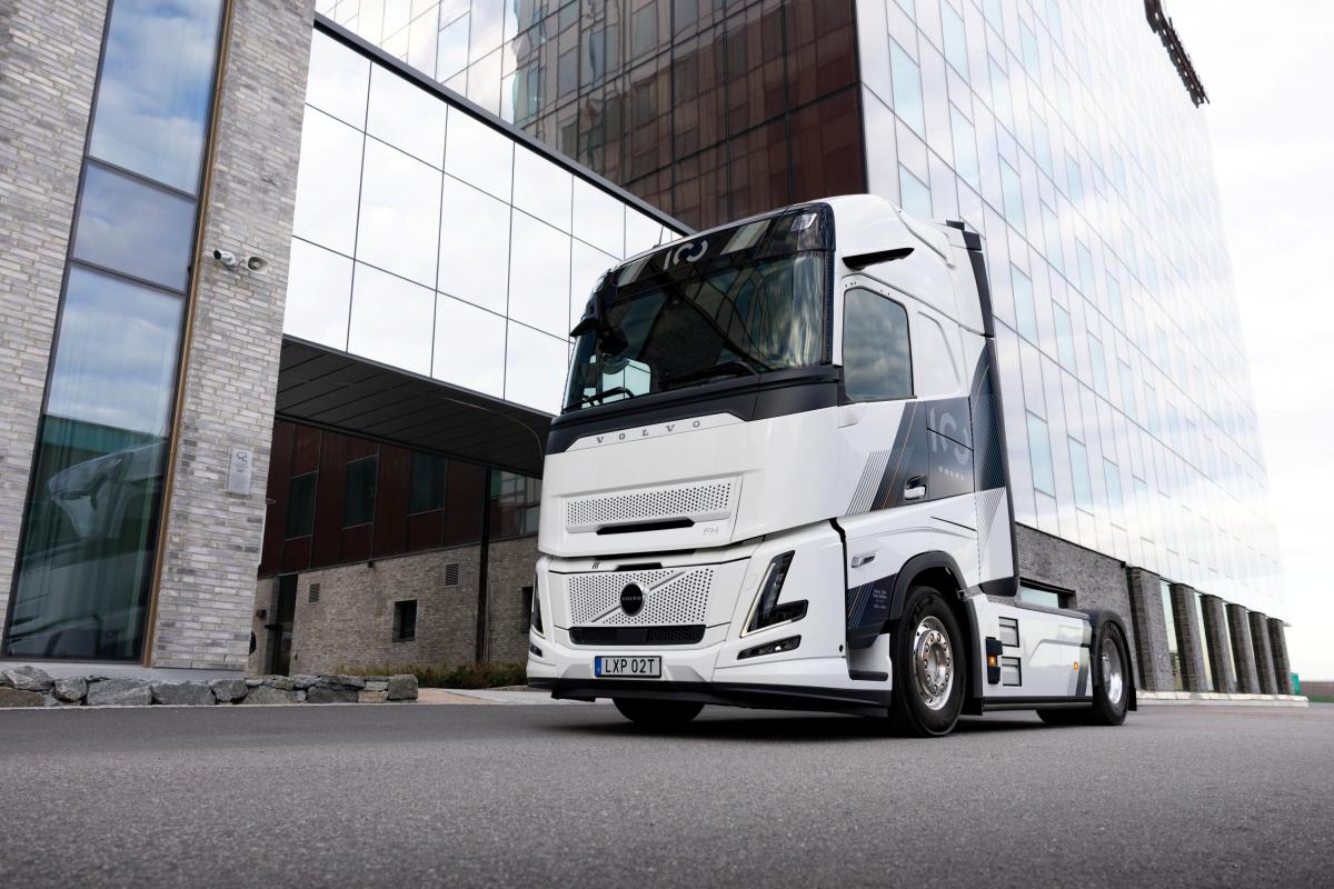 Volvo představuje výroční edici k 100 letům značky