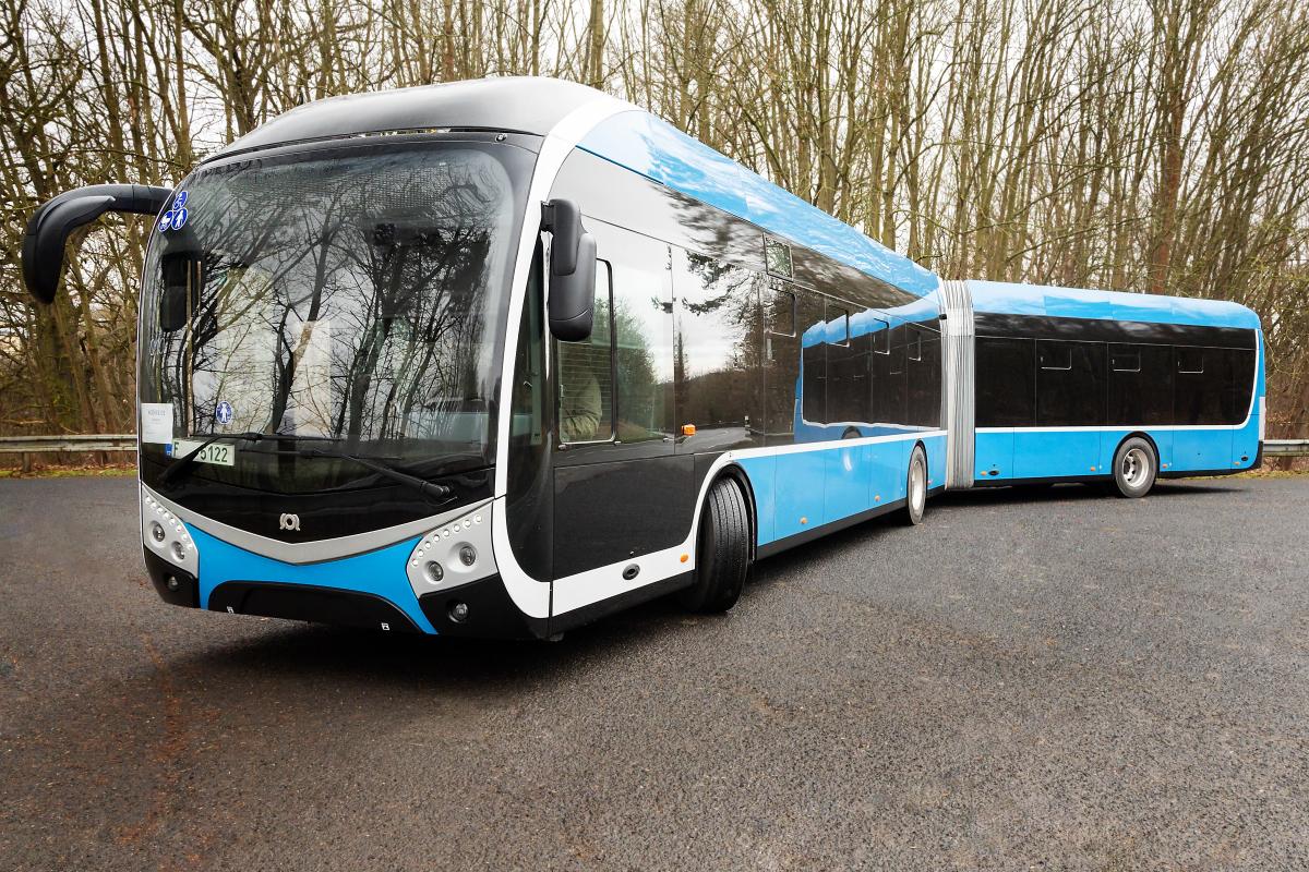 Do Košic míří 11 kloubových elektrobusů SOR s pantografem