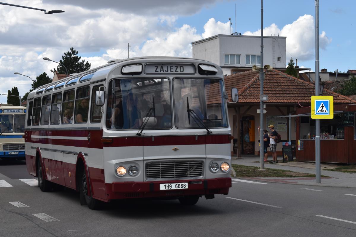 Veterán bus Kříž, už podeváté