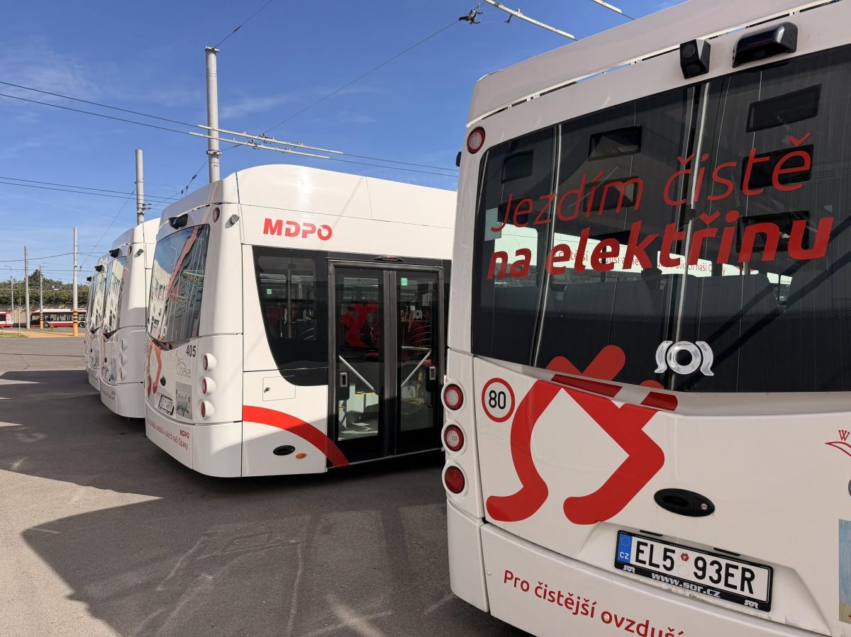Všech osm elektrobusů SOR už je v Opavě v provozu 