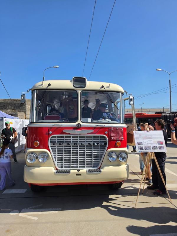 ZLINER pomohl vrátit na scénu historický Ikarus 620