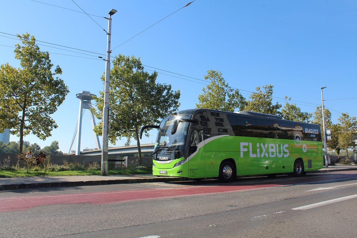 FlixBus a Blaguss nasazují mezi Vídní a Bratislavou osm elektrobusů Yutong
