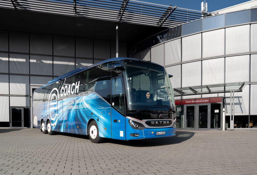 Daimler testuje elektrický autokar s dojezdem přes 500 kilometrů