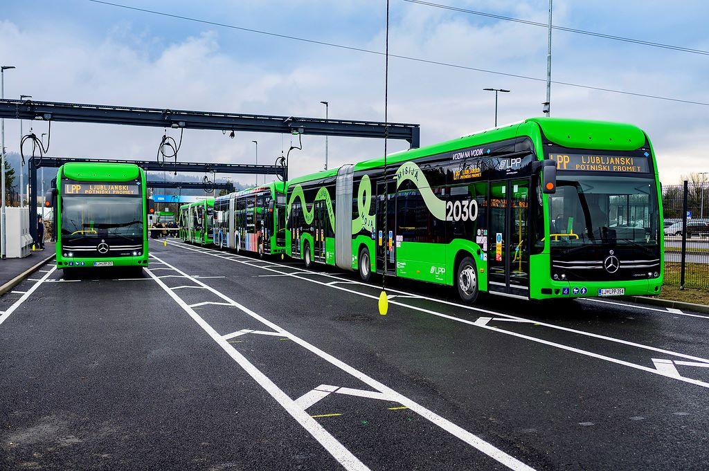 Lublaň nasadila 35 autobusů Mercedes-Benz s elektrickým a vodíkovým pohonem